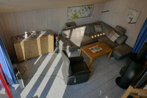 Televisión y chimenea 