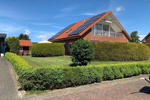 Exterior - Large holiday home Comfortable holiday residence (Butjadingen)