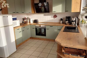 Kühlschrank, Ofen, Herdplatte, Geschirrspüler