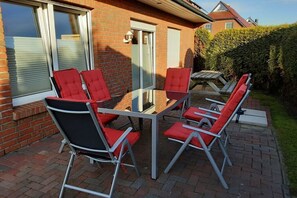 Outdoor dining - Large holiday home Comfortable holiday residence (Butjadingen)