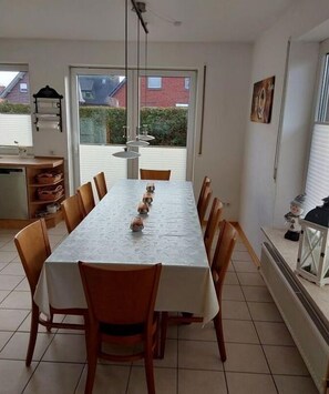 Dining - Large holiday home Comfortable holiday residence (Butjadingen)