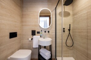 Deluxe Double Room, City View | Bathroom | Shower, hair dryer, towels