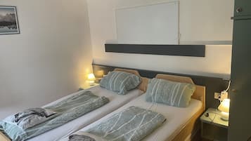 1 slaapkamer, een bureau, wifi, beddengoed