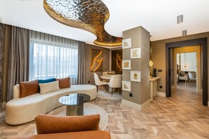 Luksussuite | Oppholdsrom | TV