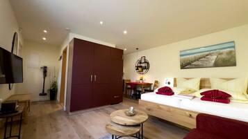 Bügeleisen/Bügelbrett, Internetzugang, Bettwäsche