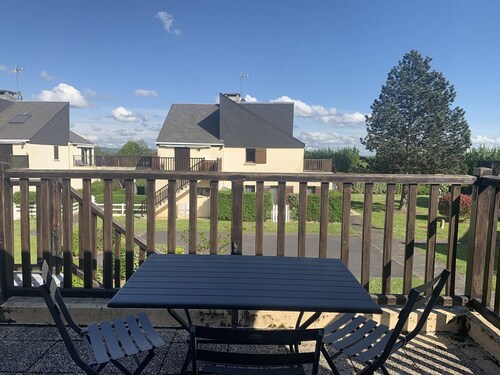 Charming 4-Person Duplex with Balcony and Parking in Merville-Franceville