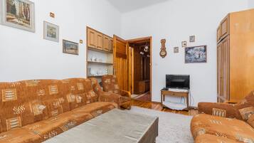 Comfort-Apartment, Balkon | 3 Schlafzimmer, Bügeleisen/Bügelbrett, kostenloses WLAN, Bettwäsche