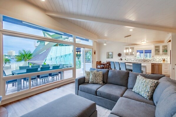 Smart TV, fireplace, music library