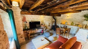 Unclassified image, 2 of 21, button - Chalet in Montaigu-le-Blin with Spa and Parking (Montaigu-le-Blin)