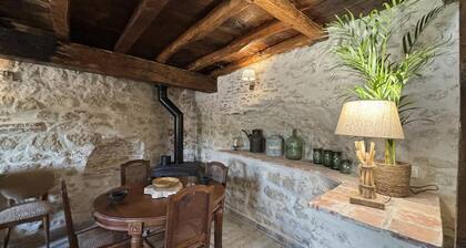 Gßte avec Spa, Cheminée, Nature et Confort à Montaigu-le-Blin