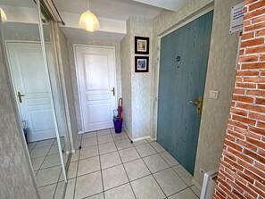 Interior - Penthouse in Lorient Center, 2 Bedrooms with Secure Parking (Lorient)