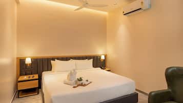 Executive Double Room | Iron/ironing board, free WiFi