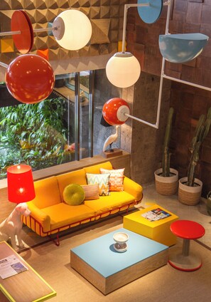 Lobby sitting area - IKOSHAROLD Suites Seminyak (Seminyak)