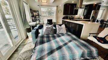 2 bedrooms, desk, travel crib, WiFi