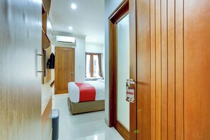 Double Room | Free WiFi, bed sheets