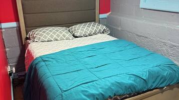 1 chambre, fer et planche à repasser, Wi-Fi gratuit, draps fournis