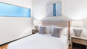 2 bedrooms, desk, iron/ironing board, WiFi