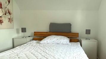 1 chambre, fer et planche Ă repasser, Wi-Fi, draps fournis