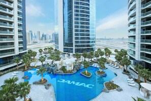 Outdoor pool - Staycae Holiday Homes - DAMAC Towers (Dubai)
