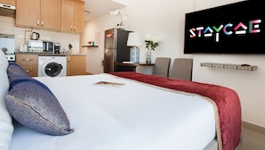 1 Bedroom Apartment | Down comforters, desk, free WiFi, bed sheets - Staycae Holiday Homes - Suburbia (Dubai)