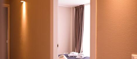 3 slaapkamers, een strijkplank/strijkijzer, wifi, beddengoed