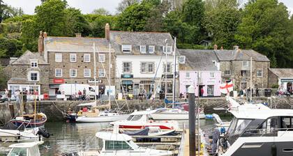 Townhouse in Padstow, parking, short walk to Harbour