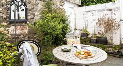 Townhouse in Padstow, parking, short walk to Harbour