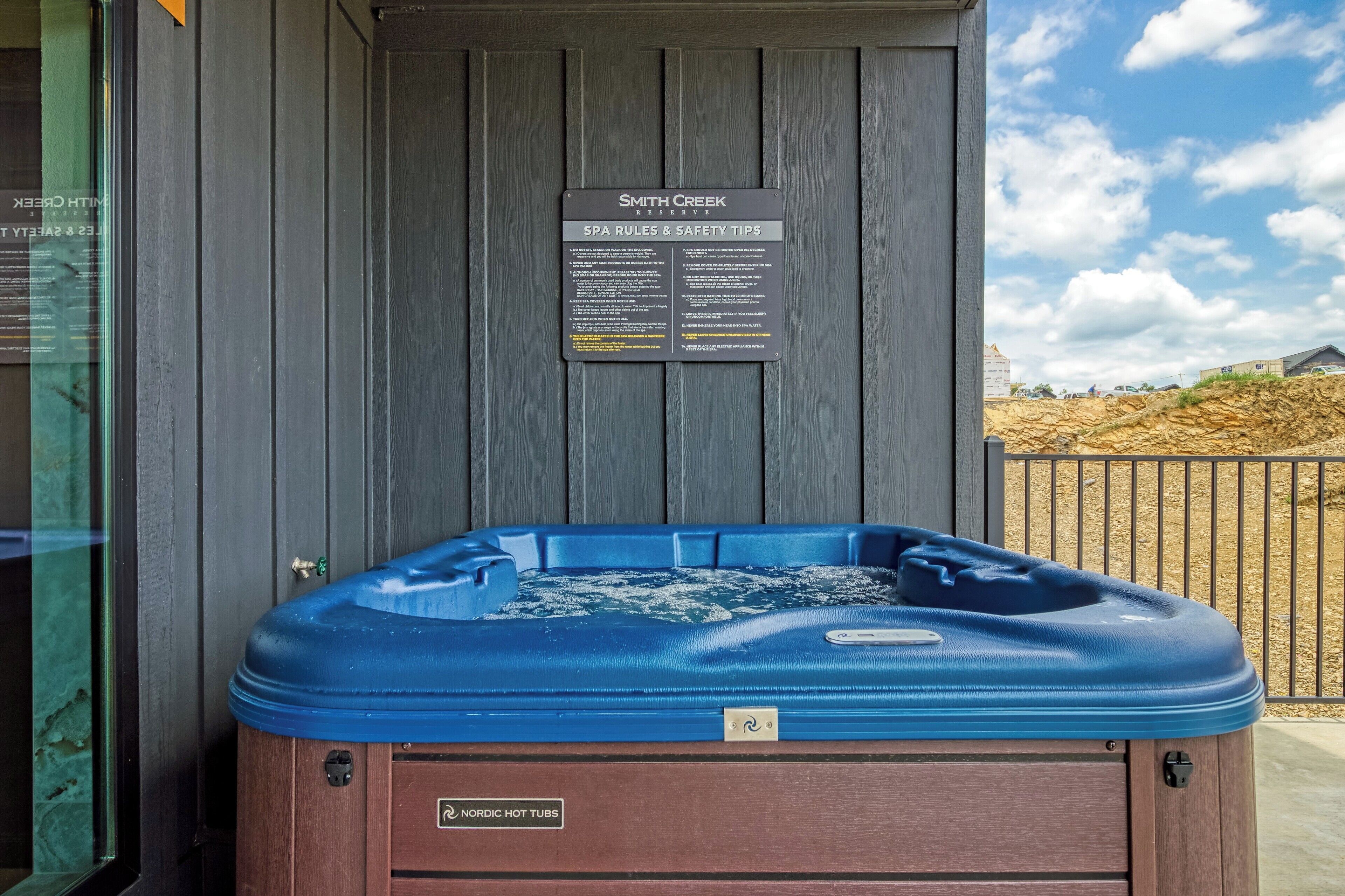 A Smoky Mountain Splash-Smith Creek Reserve, Waterpark, Theater