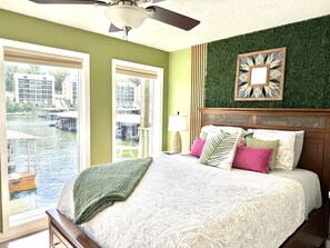 3 bedrooms, desk, iron/ironing board, travel crib - Boho Flamingo-Pools, Hot Tub, Pet Friendly (Village of Four Seasons)