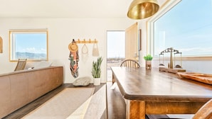 Interior - The White Owl House ☆pool ☆private ☆gorgeous views (Joshua Tree)