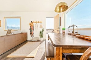 Interior - The White Owl House ☆pool ☆private ☆gorgeous views (Joshua Tree)