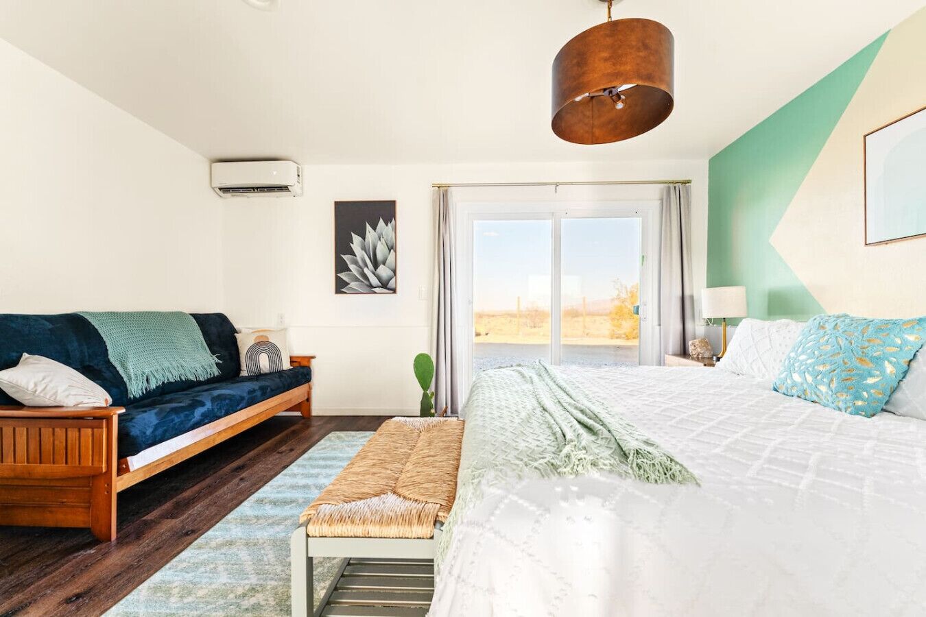 办公桌、熨斗/熨衣板、旅行婴儿床、免费 WiFi