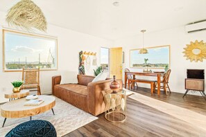 Fernseher, Stereoanlage