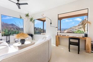 TV, fireplace, ping pong, stereo