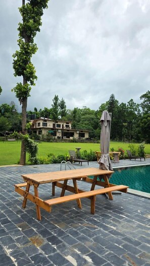 Outdoor pool - Hideaway  By Aahma (Ramnagar)