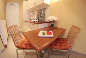 Dining - Schneeeule 205 - Gemütliches Apartment Über 2 Ebenen im Aparthotel Mirow (Mirow Ortsteil Granzow)