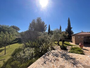 Property grounds - Sublime Maison au Calme, Jardin Paysager, vue Ste Victoire (Peynier)