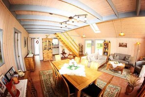 Dining - Waldkauz 64 - Großes Freistehendes Ferienhaus für 9 Personen mit Großem Garten (Rechlin-Nord)