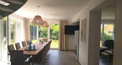 Kondor 61 - Sehr großzügiges freistehendes Feriendomizil für 12 Personen