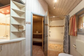 Bathroom - Seeschwalbe Classic 30 - Großzügiges Ferienhaus mit Eigener Sauna und Whirlpool (Rechlin-Nord)