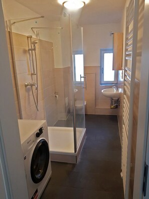 Shower, toilet paper