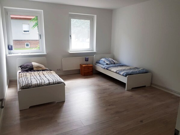 6 bedrooms, WiFi, bed sheets