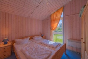 2 bedrooms, free WiFi - Seeschwalbe 21 - Das Skandinavische Familienhaus für 4 mit Sauna und Whirlpool (Rechlin-Nord)