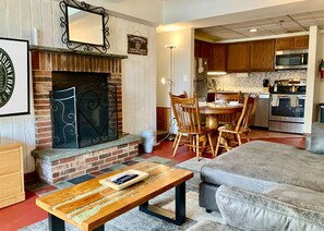 Smart TV, fireplace