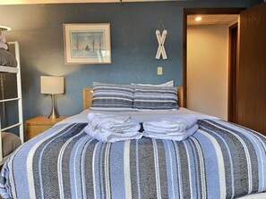 1 Schlafzimmer, Reisekinderbett, kostenloses WLAN, Bettwäsche