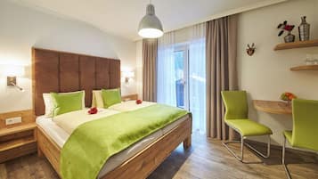 Free cots/infant beds, free WiFi, bed sheets