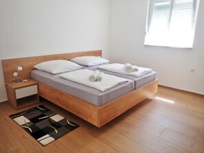 1 bedroom, free WiFi, bed sheets - Ferienwohnung mit Balkon in Strandnaehe (Starigrad)