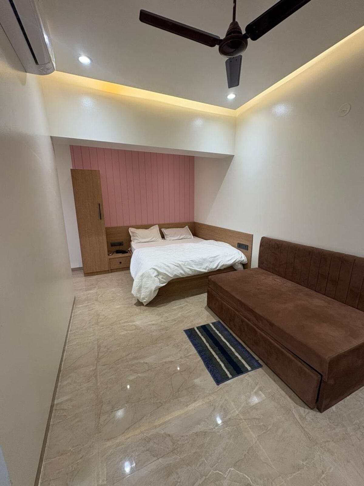 Family Room | Free WiFi