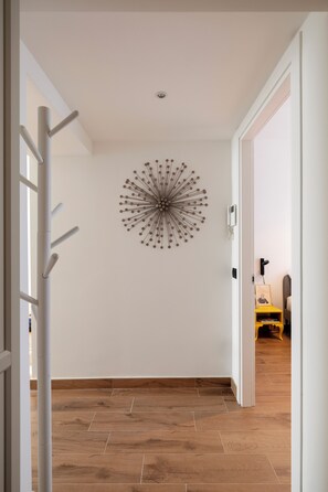 Interior - Elegant apartment for 5, DUOMO in 10" by subway M3 (Milano)