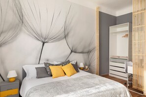 2 bedrooms, desk, iron/ironing board, travel cot - Elegant apartment for 5, DUOMO in 10" by subway M3 (Milano)